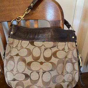 Coach Shoulder bag in signature jacquard. Good used condition